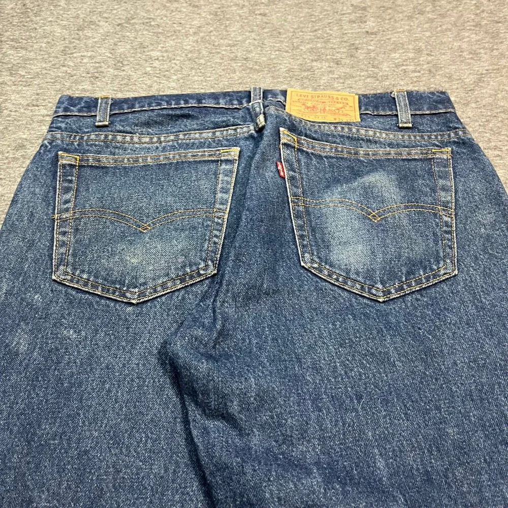 Levis 506-0216 Mens 34x31 Medium Wash Straight Leg Jeans Made in USA Vintage